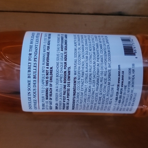 Pass The Bubbly Champagne Bubble Bath - Picture 2 of 2